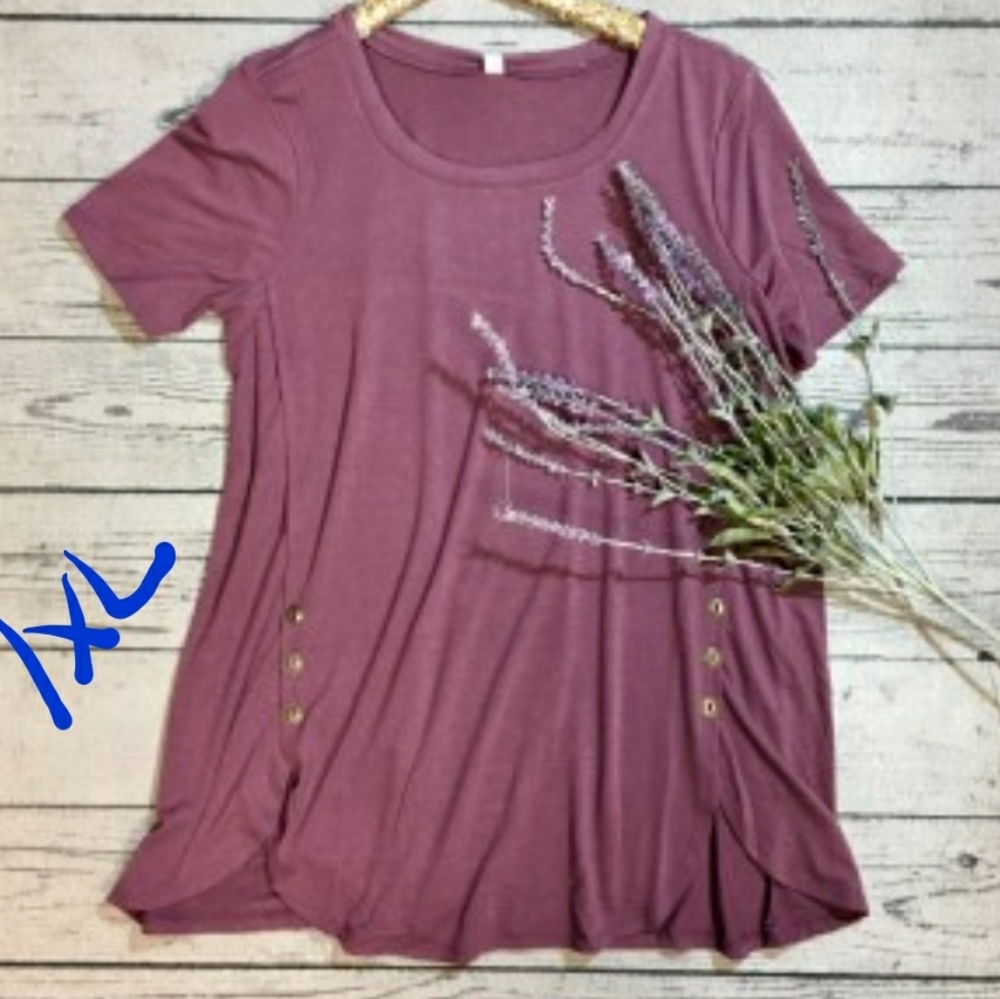 NIB Plus Zenana Top w/Side Button Detail 1XL